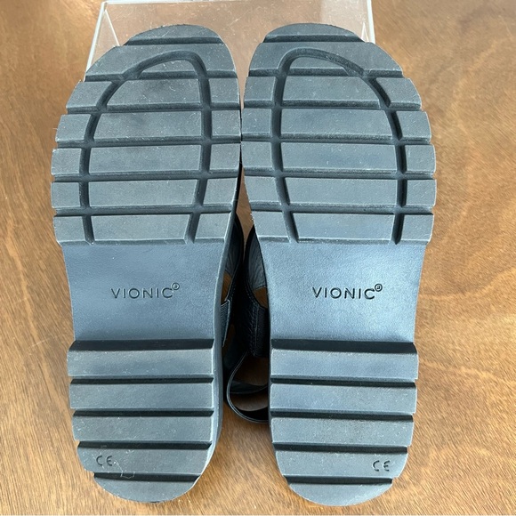 Vionic Black Leather Alondra Platform Lug Sandal Size 7.5 - Picture 9 of 12